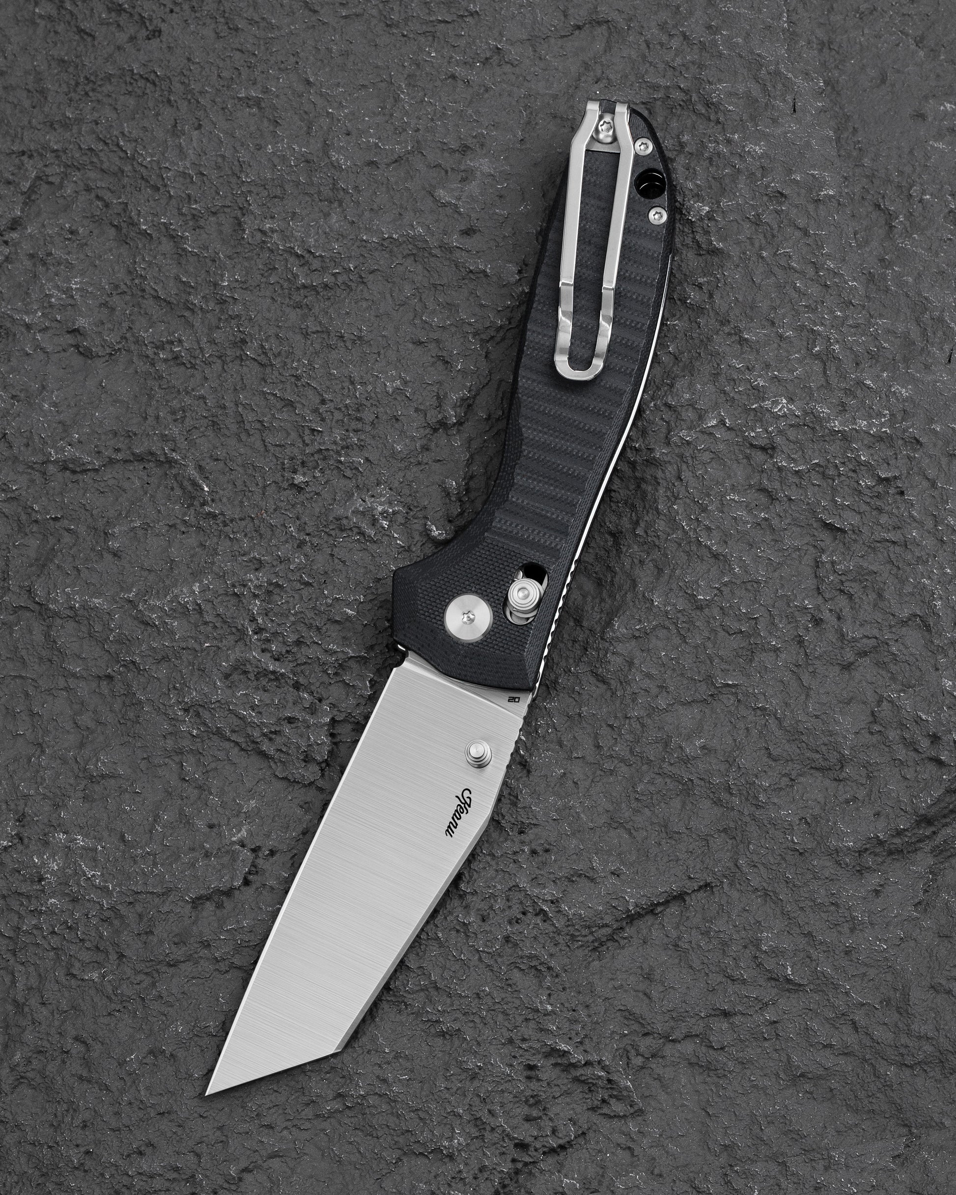 Bestech Liger BTKG61A closed view – Black G10 handle, B-Lock folding knife