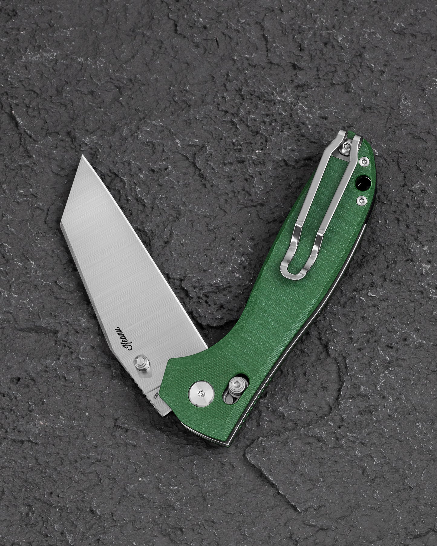 Bestech Liger BTKG61B blade detail – D2 Satin wharncliffe edge