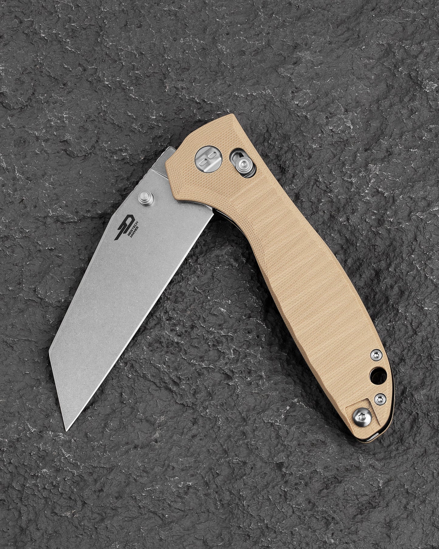 Bestech Liger BTKG61C open position – 3.61" Stonewash blade deployed, Beige G10
