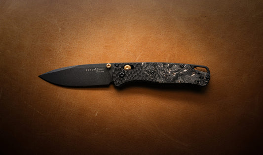 Benchmade Bugout Gold Class 535BK-251 – 3.24″ M390 Black Cerakote drop point folding knife, Fat Carbon and titanium