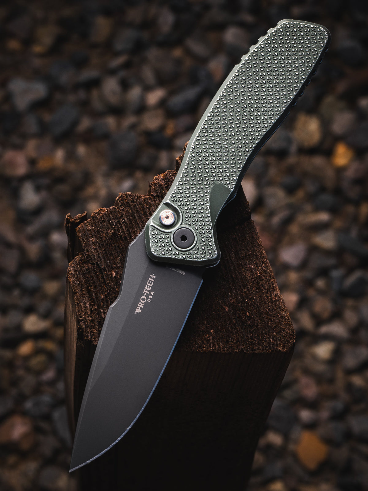 Pro-Tech Pallas CCKSF26.Pallas.1 front view – 3.7" DLC black MagnaCut clip point automatic knife, battleworn green carbide aluminum