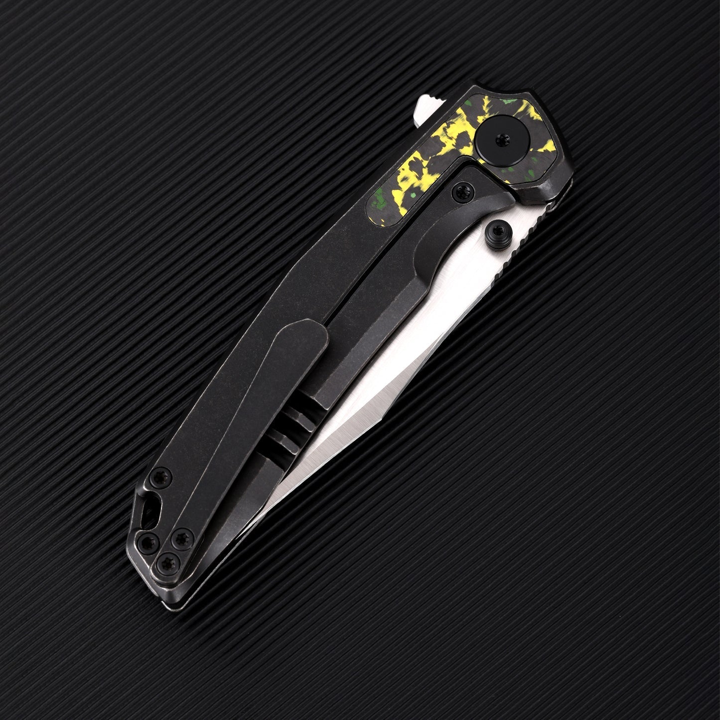 FerraMonster Valken FM23005-D official product photo – belt satin M390 blade detail