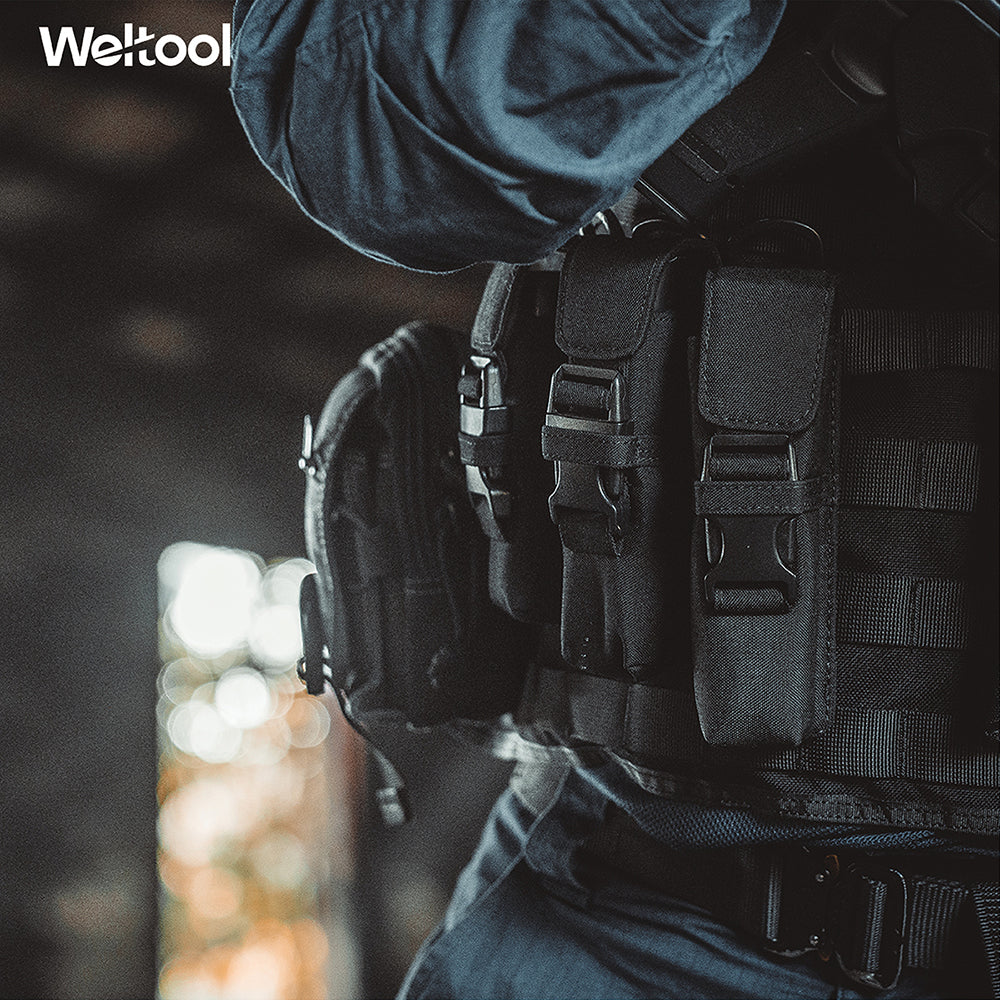 Weltool FH5 (FH5) — soft velvet lining protects flashlight from scratches