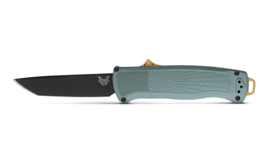 Benchmade Shootout 5370BK-07 front view – 3.51" black DLC CPM-CruWear tanto OTF automatic knife with sage green Grivory handle