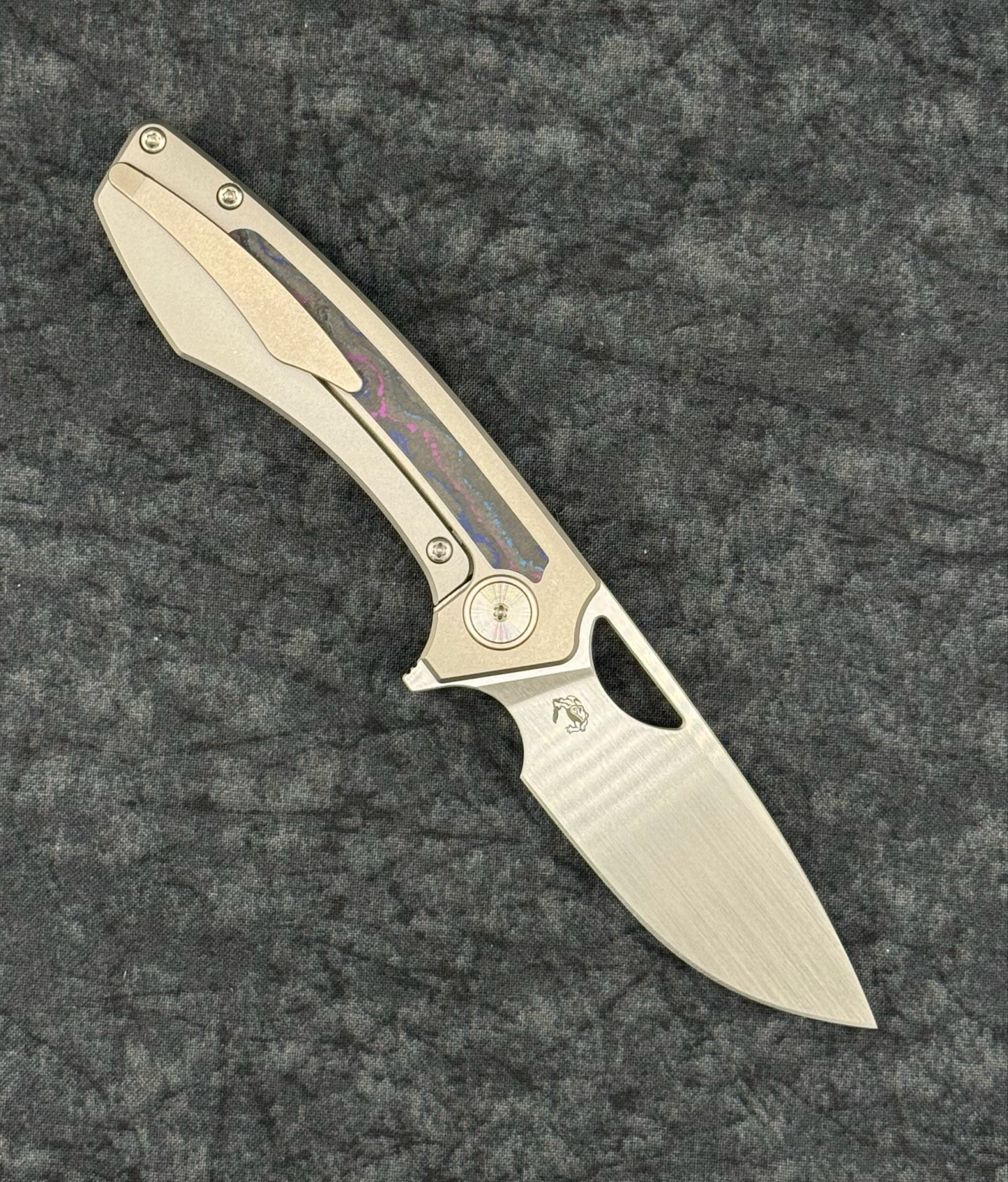 Gecko Customz Knifeworks Sikorae V2 – 3.04" MagnaCut Flipper w/ Stonewash Ti & Damtanium Inlay