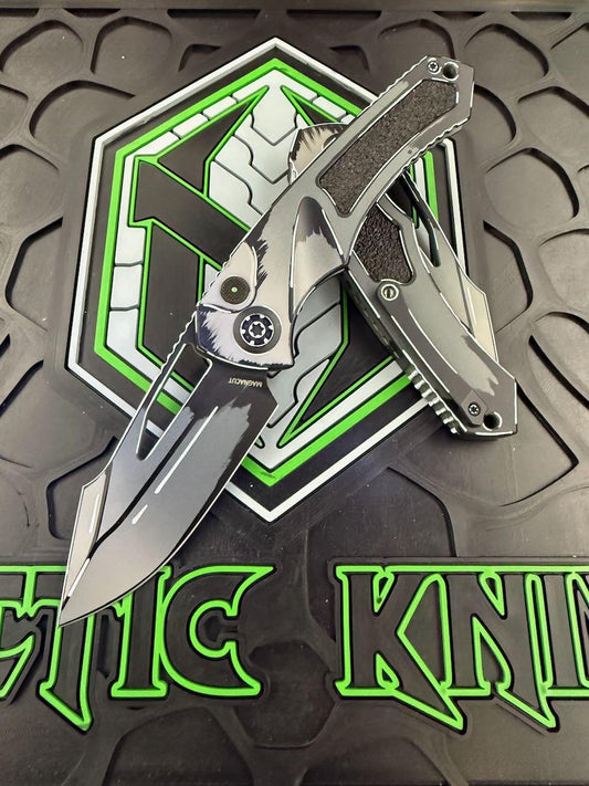 Heretic Knives Pariah H046-CS-GRY front view – gray cel shade manual folding knife