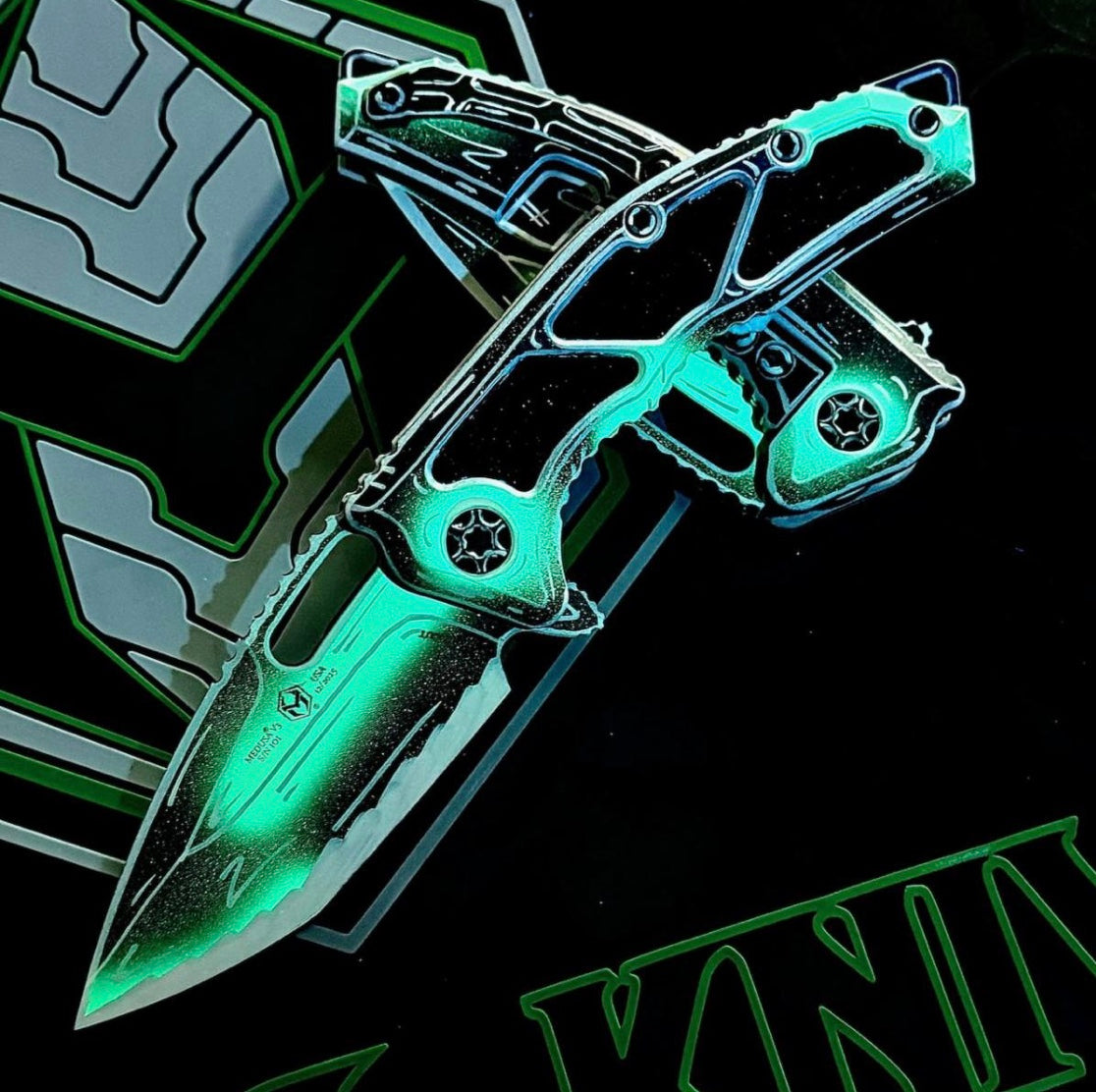 Heretic Knives Medusa Manual Toxic Green UV Reactive (Negative Cel Shading) - 3.00" MagnaCut Tanto Knife