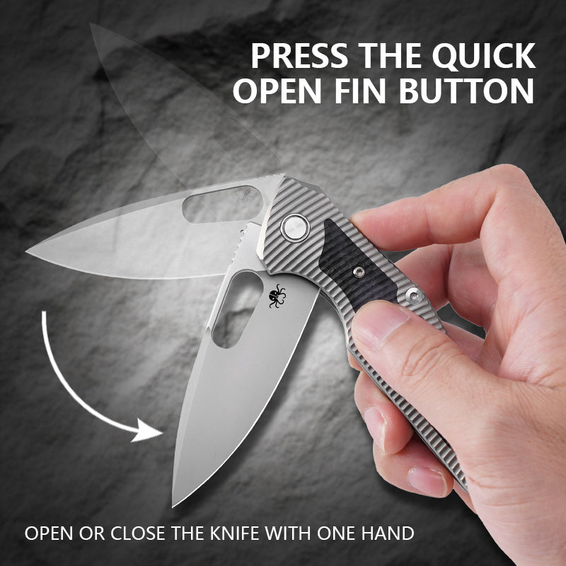 Klaken B06 Sigurd J226-BlackCarbonTi titanium frame lock and flipper detail