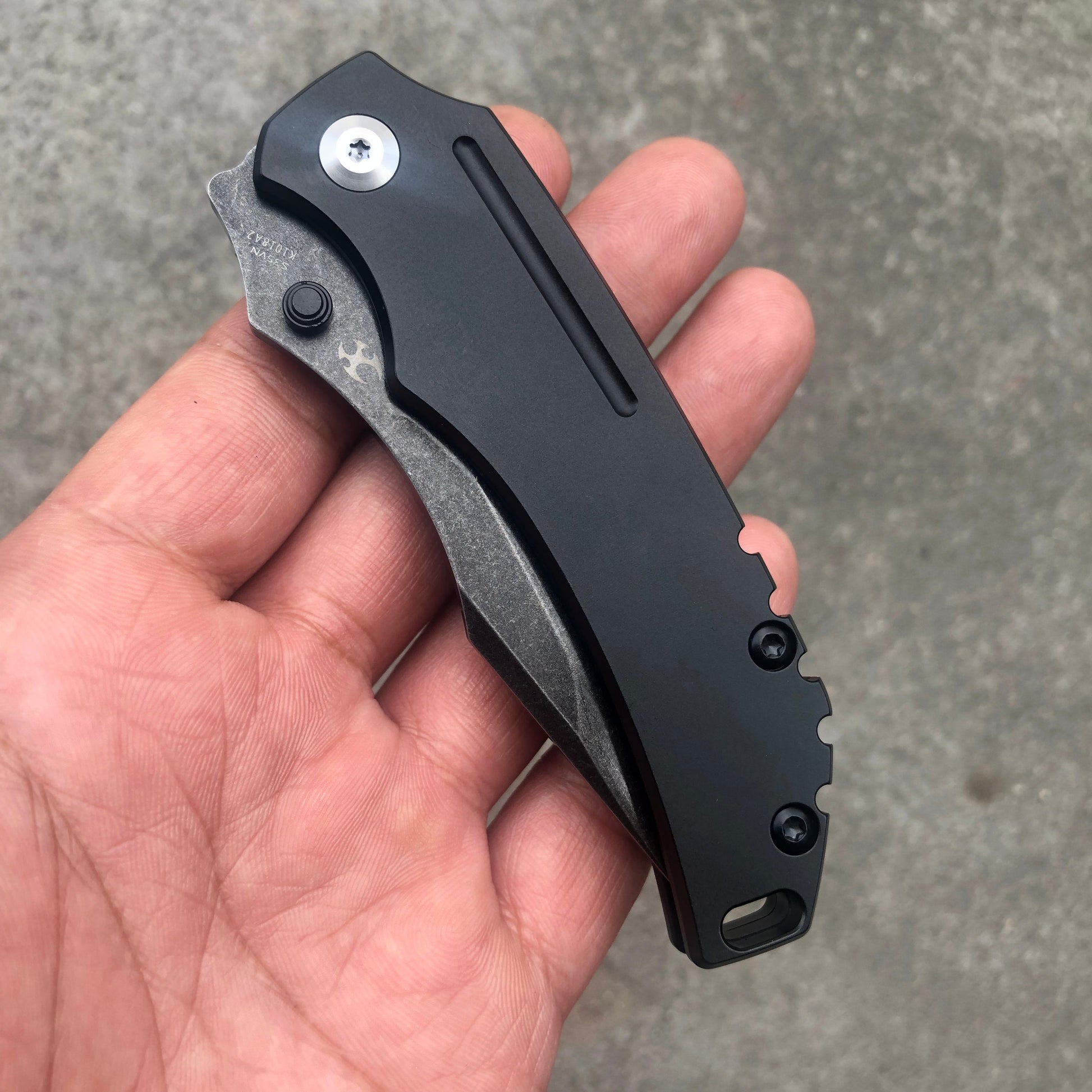Kansept Pelican K1018A2 blade detail – black coated CPM S35VN tanto