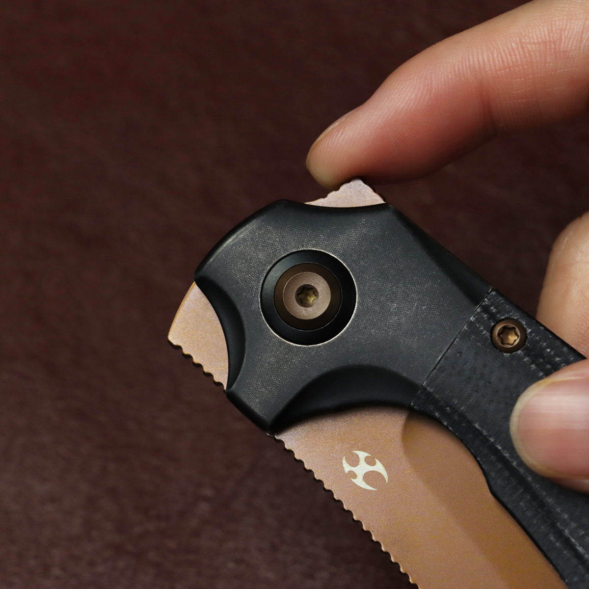 Kansept Pluto K3129A4 everyday carry scene