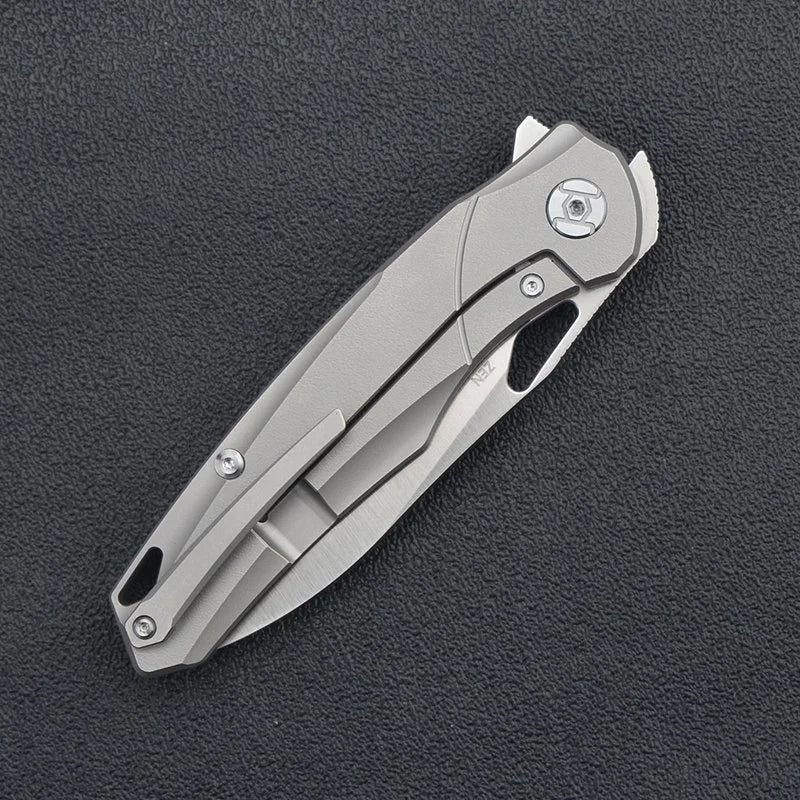 Kunwu ZEN K704 pocket clip detail
