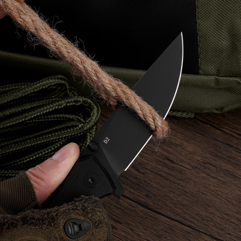 Klaken Ranger KL-03-BlackG10 open position in hand
