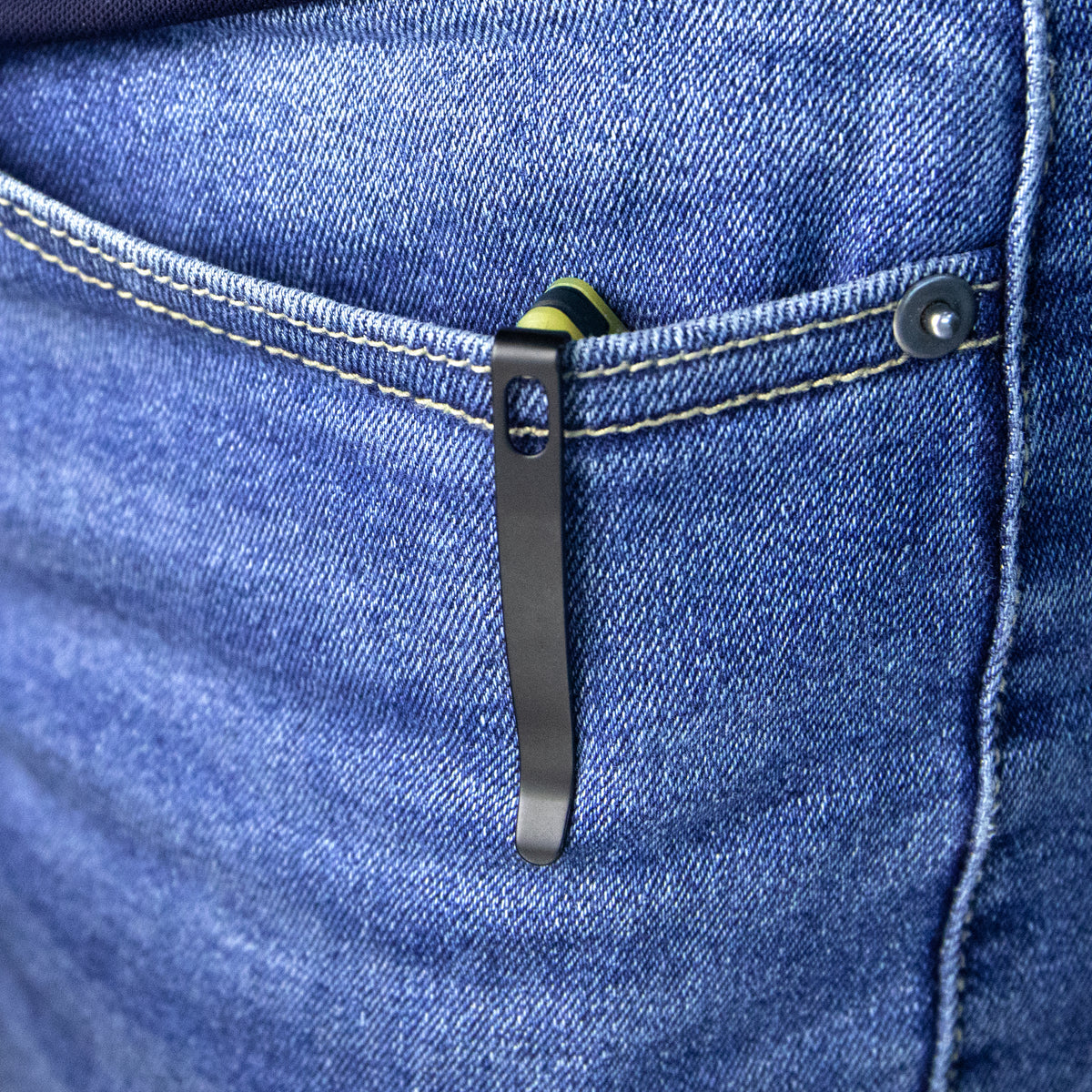 Kubey Merced KUB345C Linerlock Folding Knife – Yellow G10, D2 Blade