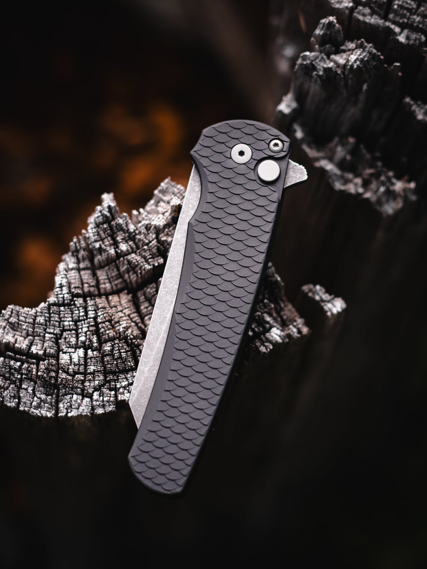 Pro-Tech Malibu 5435-AW – Acid Wash MagnaCut Reverse Tanto, Black Dragon Scale Handle