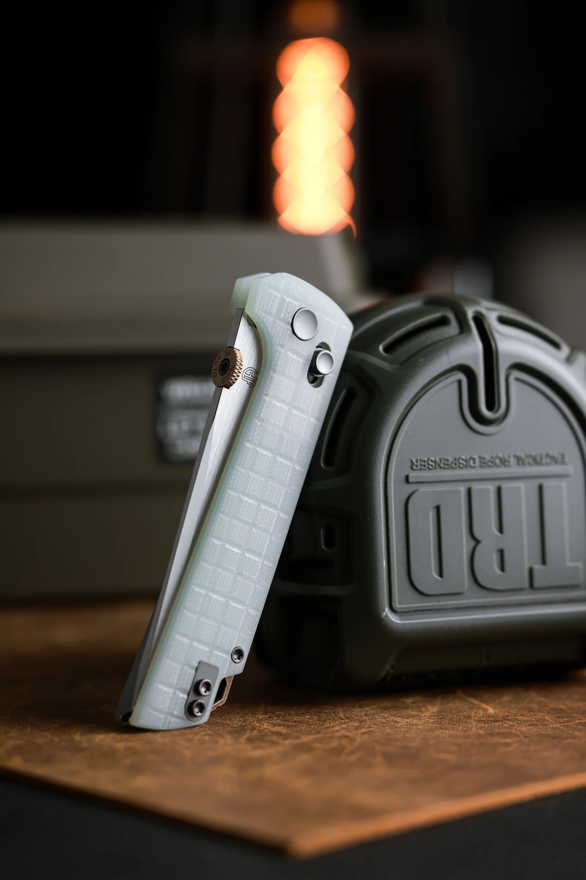North Mountain Blade 2418-JD-G-5 jade g10 handle texture detail
