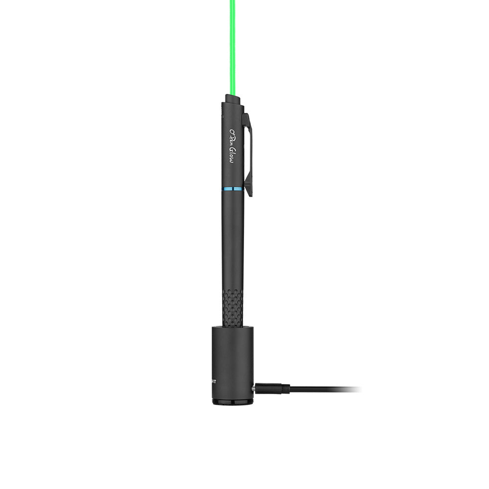 Olight O'Pen Glow Black projecting its green laser pointer – 120 lumen dual white LED pen light