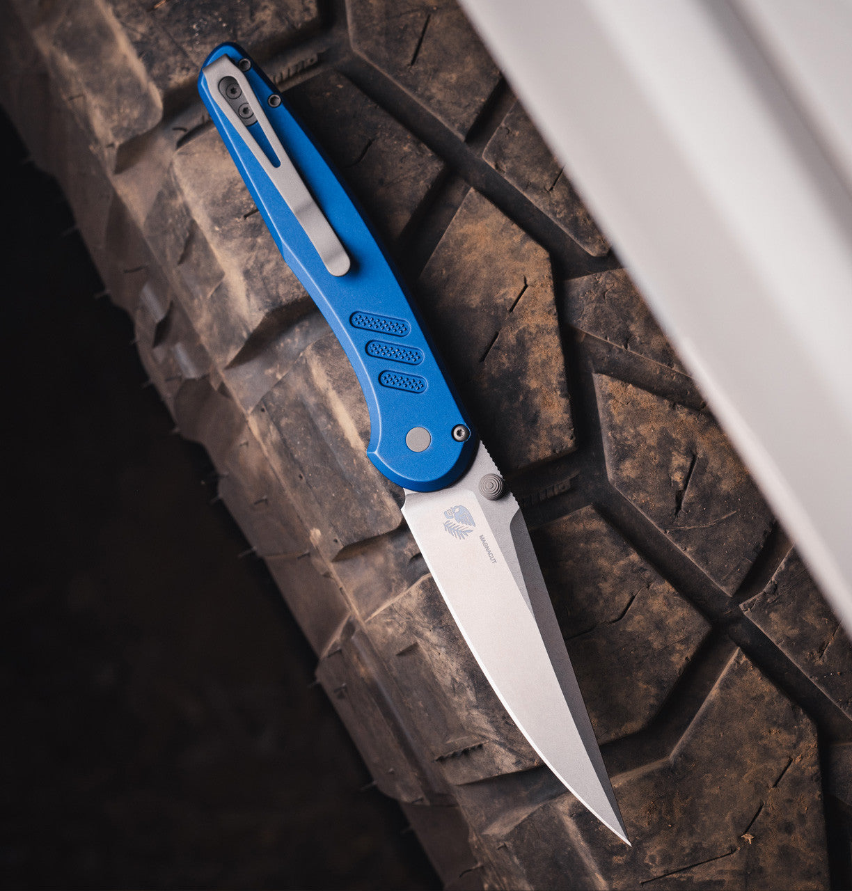 Pro-Tech Avalon Peace Neighbor PN1101-BW-Blue blade detail – stonewash CPM MagnaCut drop point