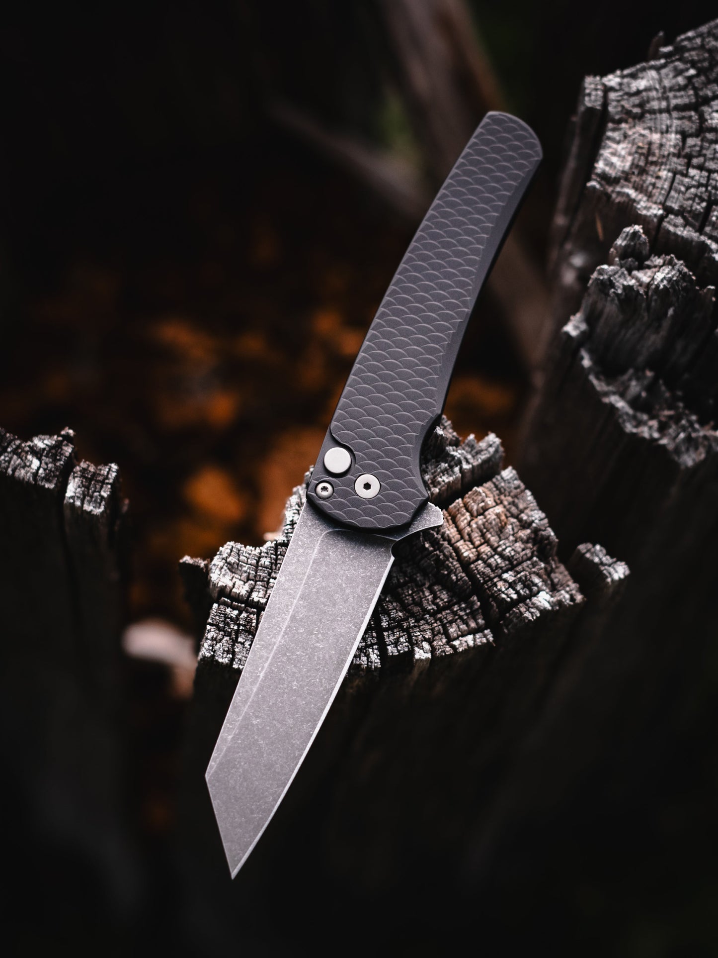 Pro-Tech Malibu 5435-AW – Acid Wash MagnaCut Reverse Tanto, Black Dragon Scale Handle