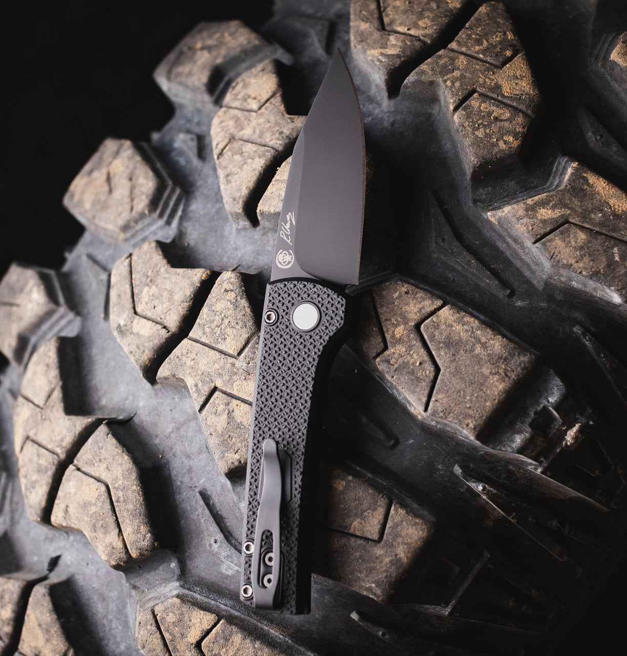 Pro-Tech Scapegoat Compact RCS1106 blade detail – DLC black CPM MagnaMax clip point