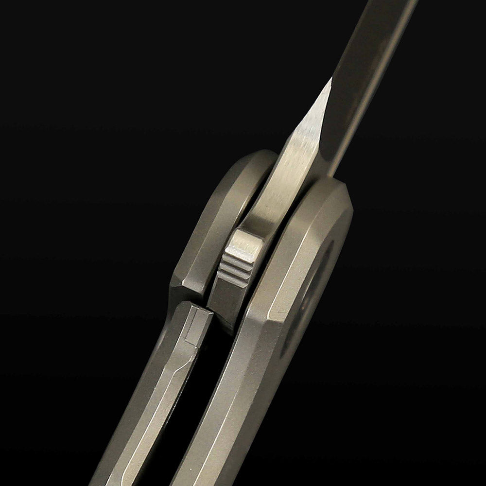 Reate Remedy Ti Bead Blast titanium frame lock detail
