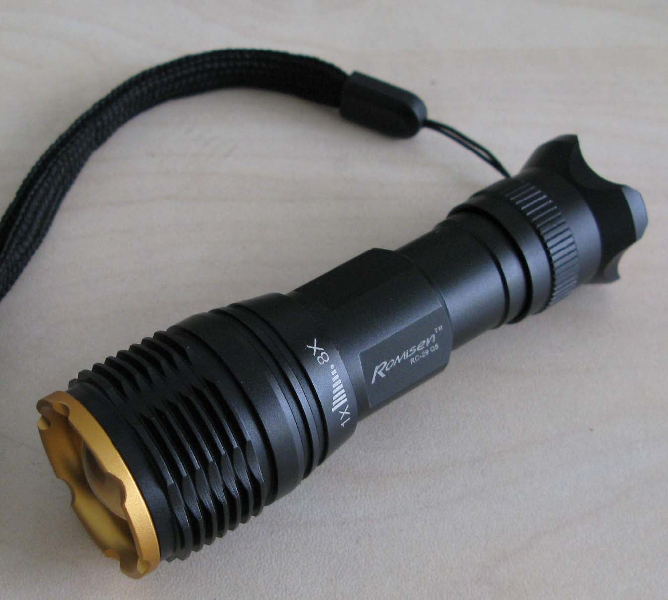 Romisen RC-29 Focusable Q5 LED Flashlight