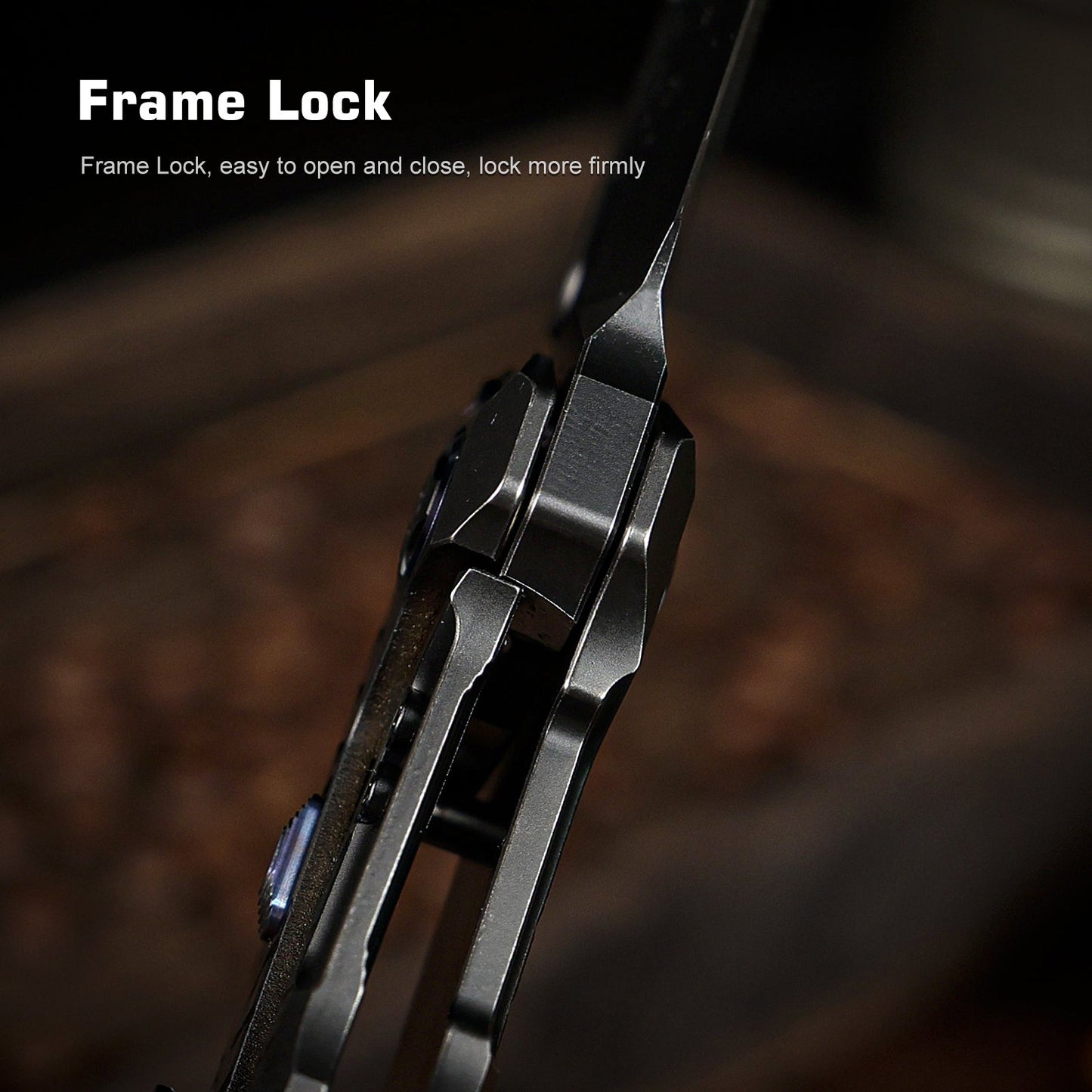 Remette RT-Cool Leopard RTKS-B titanium frame lock detail