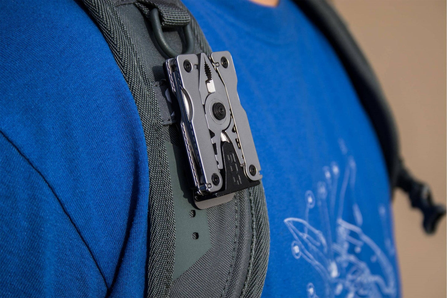 SOG SN1001-CP Sync I Multitool