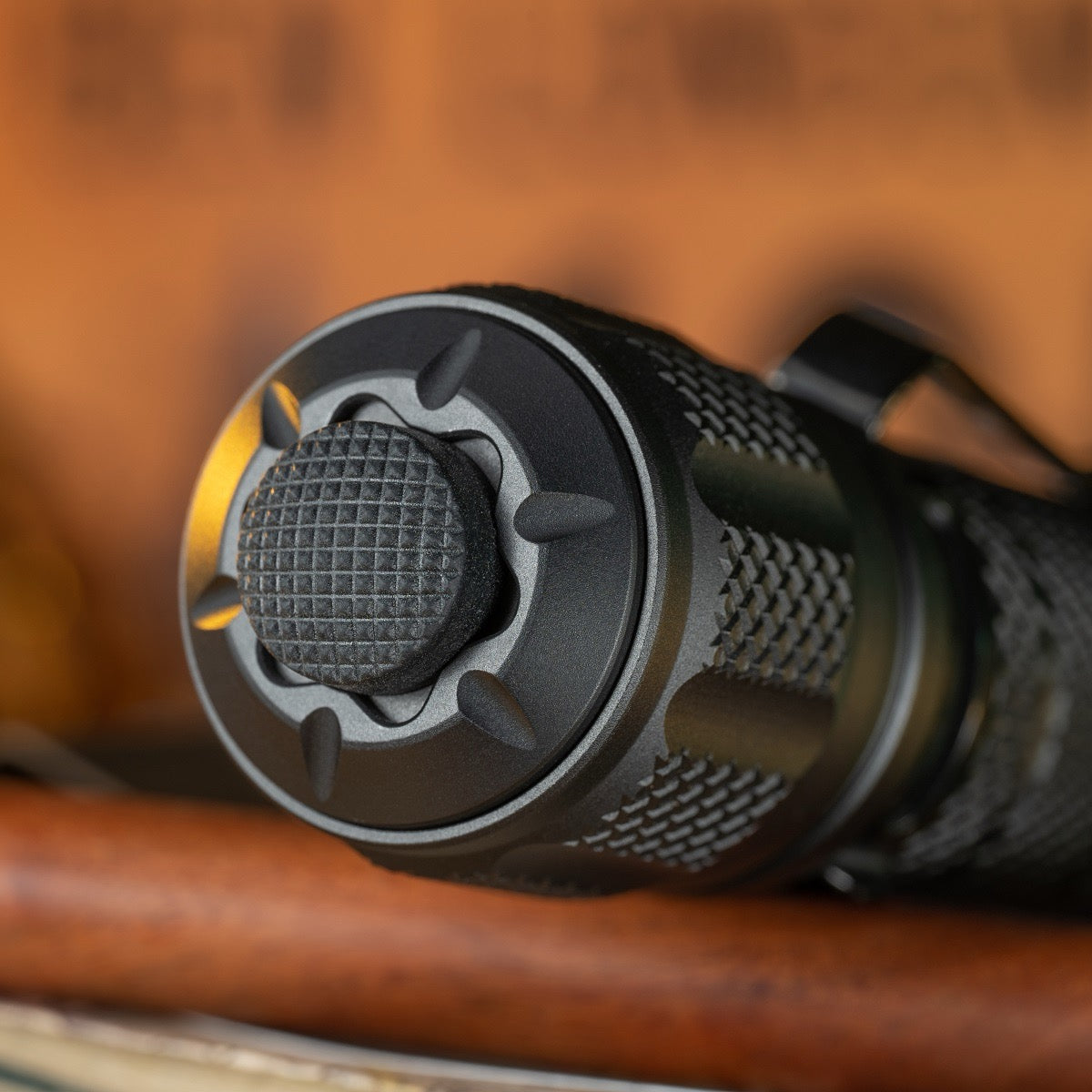 Weltool T12 Plus NW 3TAC tactical flashlight tail switch detail