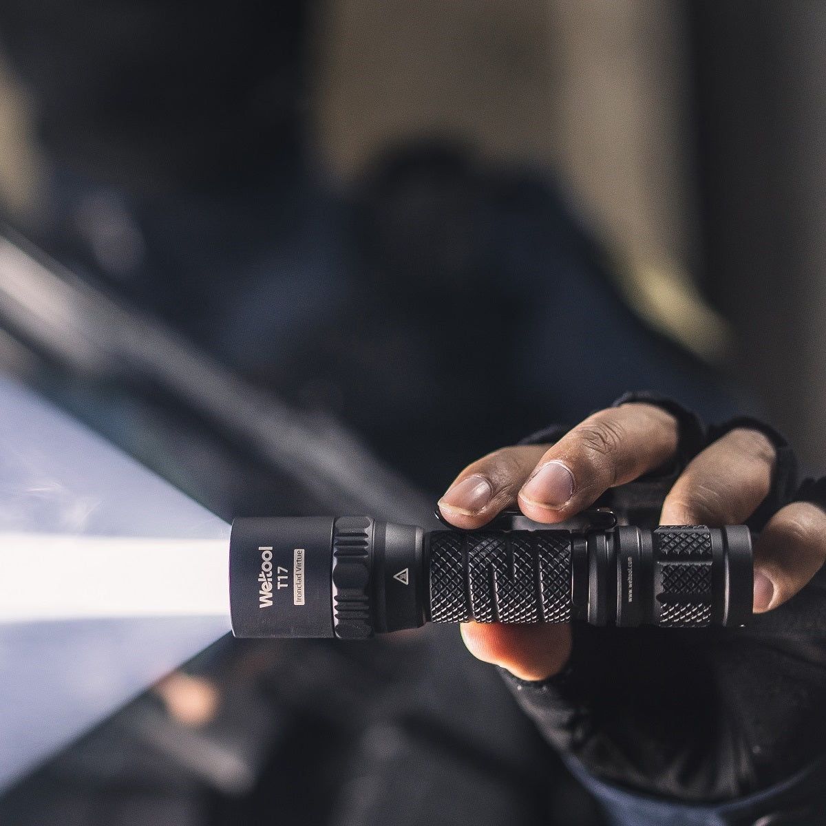 Weltool T17 with included 18650 battery tactical flashlight