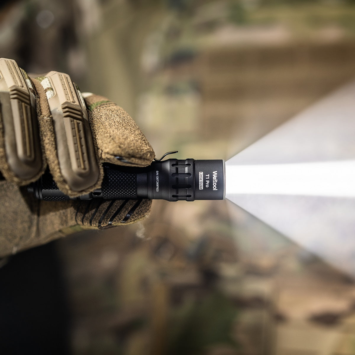 Weltool T1 Pro TAC OD Green tactical flashlight detail