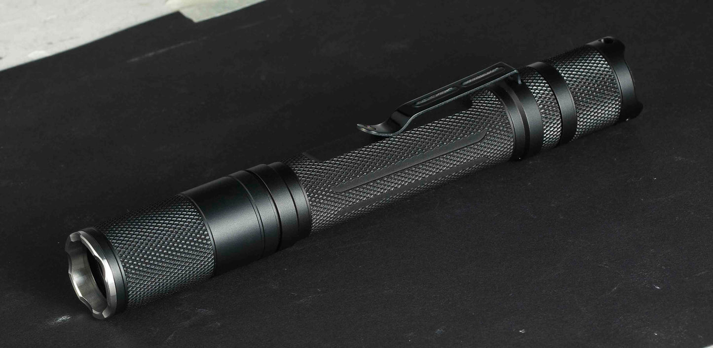ThruNite Neutron Neutral 2AA 2 x AA XM-L LED Flashlight