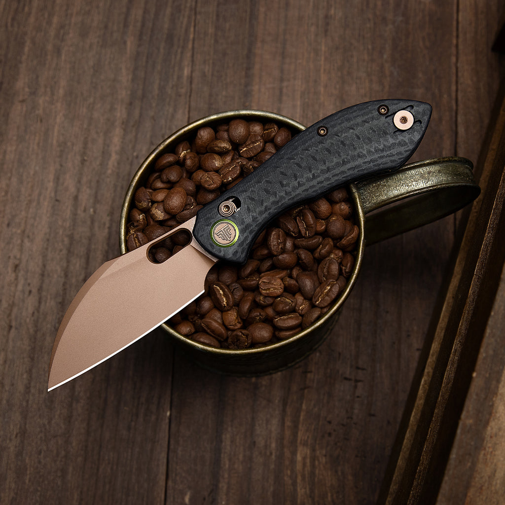 TRIVISA Batwing-CG/S JM10S-CG-14 2.99" sheepfoot lock knife with carbon fiber handle