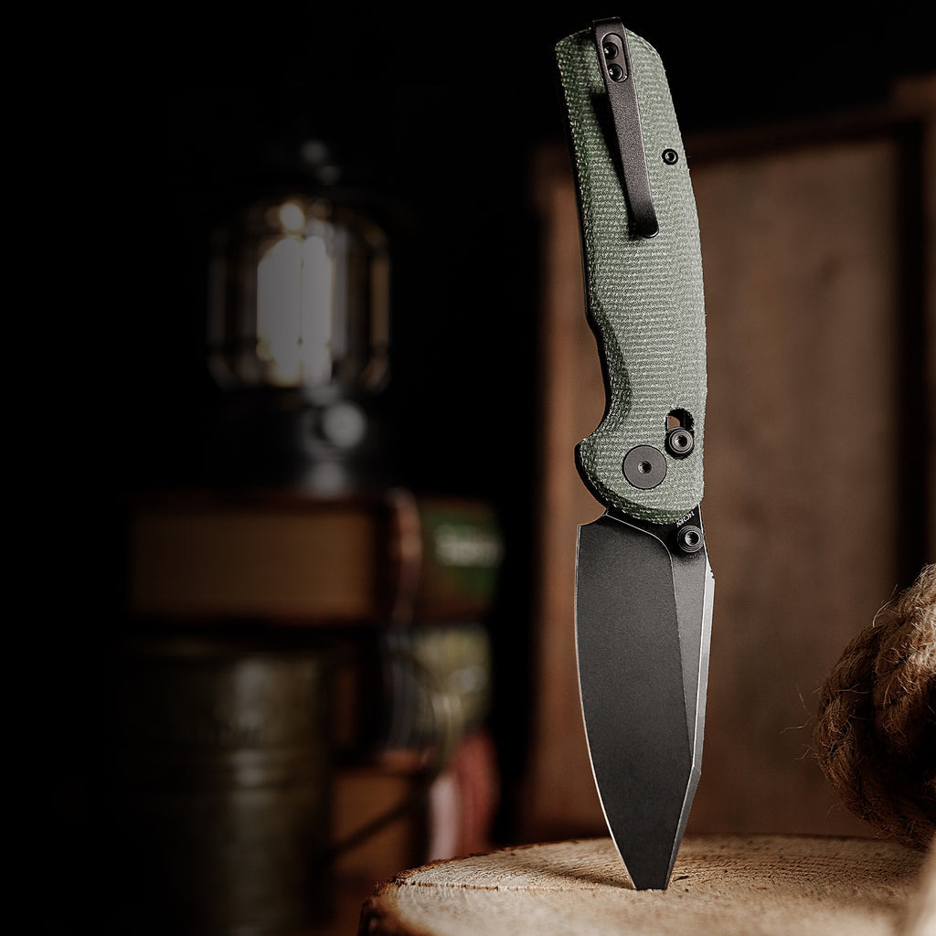 TRIVISA Hornet-04G JM01-GM-14 folding knife with black drop point blade and green Micarta handle
