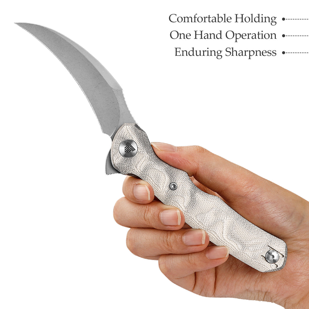 Lacerta-AL with blade open, showcasing design and craftsmanship