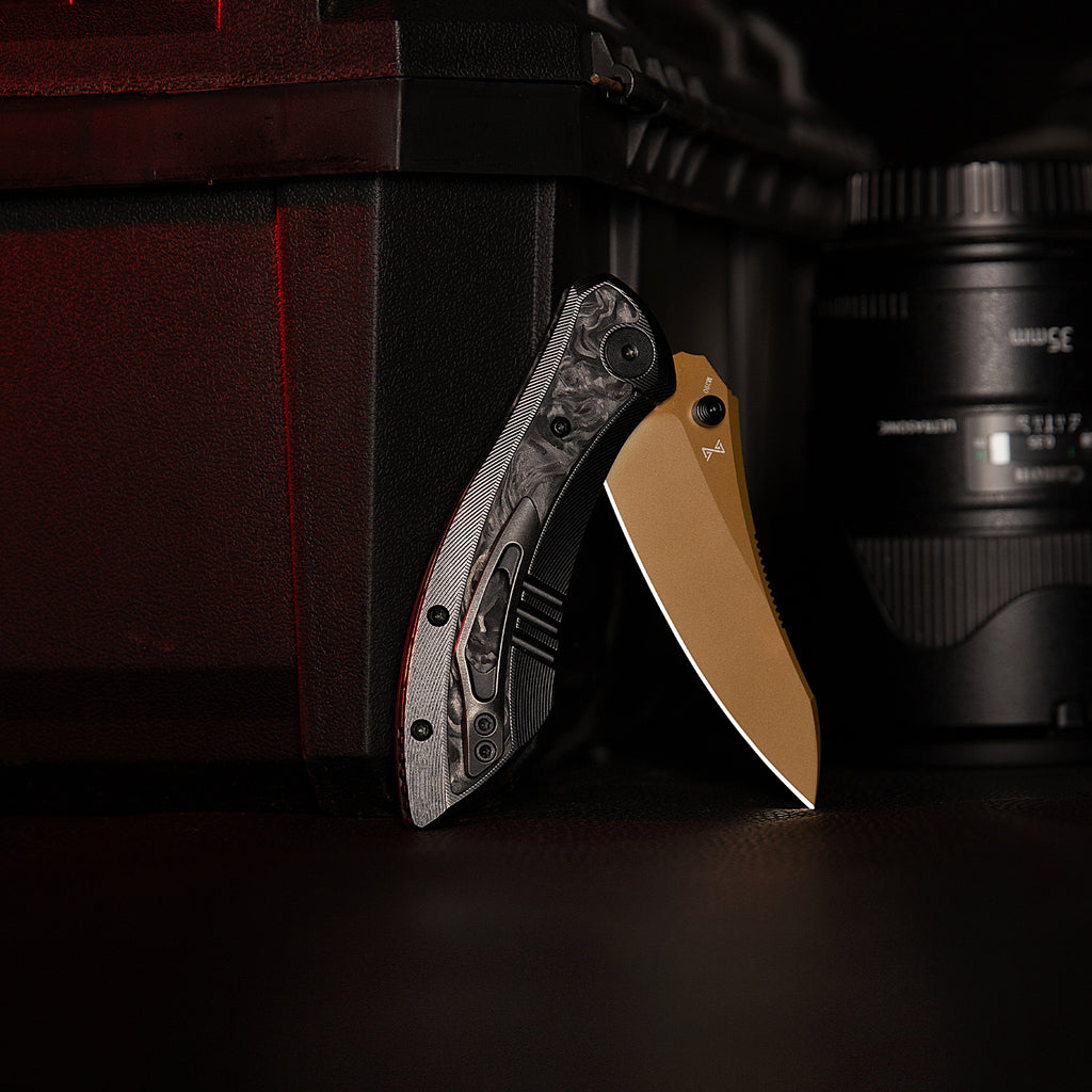 TRIVISA Rhino-RG JM08-RG-M 3.2" M390 frame lock knife with carbon fiber handle