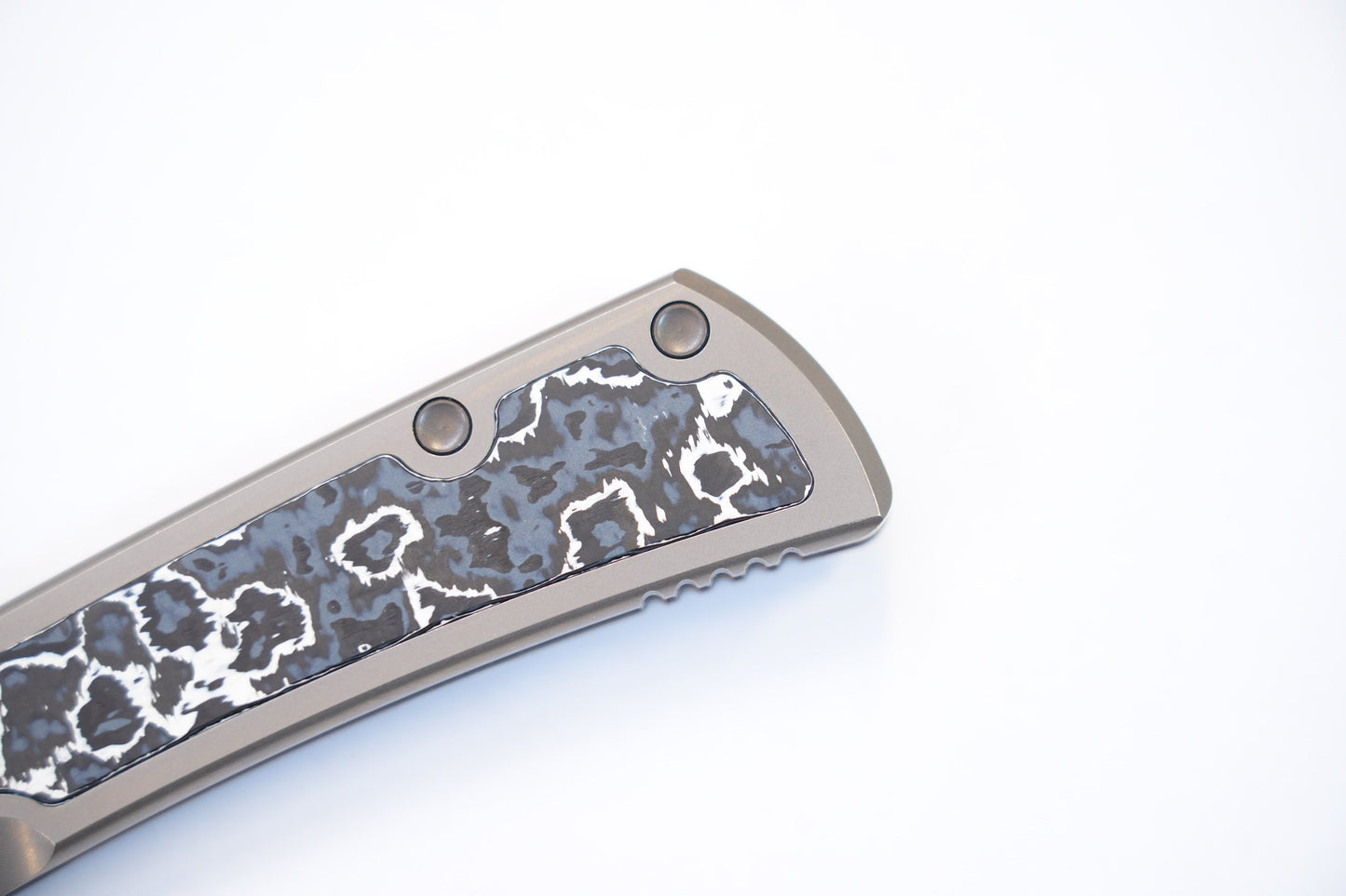 North Mountain Blade Ultra UltraM390-Titainum frame lock detail
