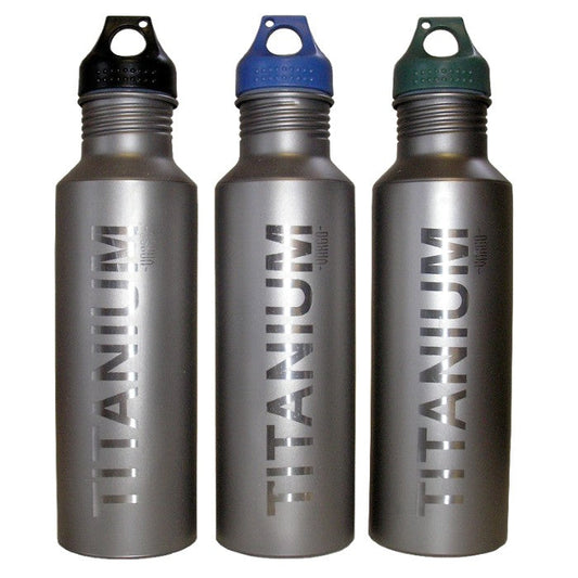 Vargo Titanium Water Bottle VARGOTIBOTTLE_BLK front view – 650 ml titanium water bottle with black cap