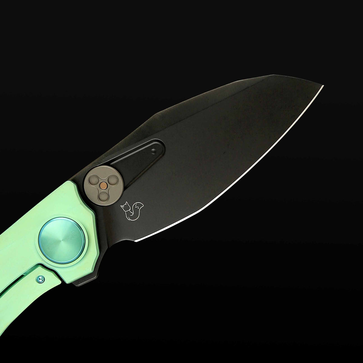 Reate VK-FROK Ti-Green DLC blade detail – black DLC Elmax drop point