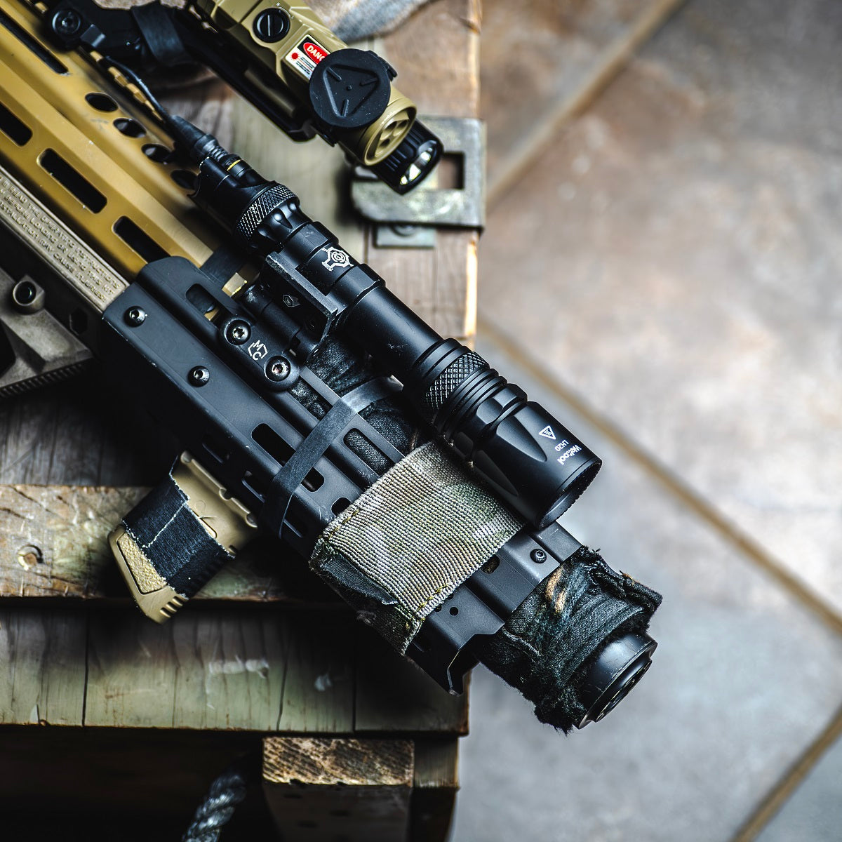 Weltool W65S LEP weaponlight long-range beam shot