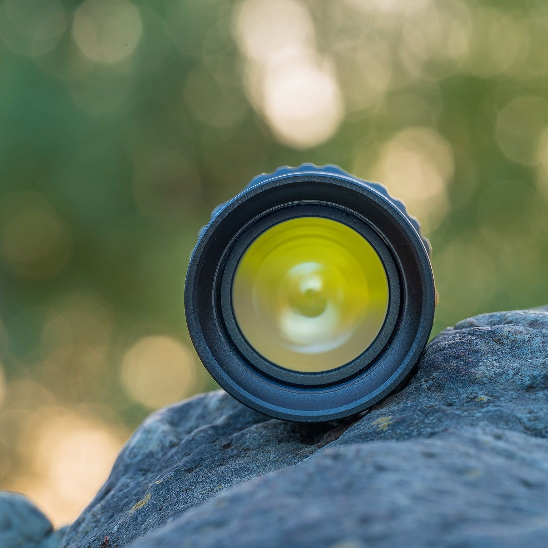 Weltool M8 LED flashlight with 18650 battery and charger