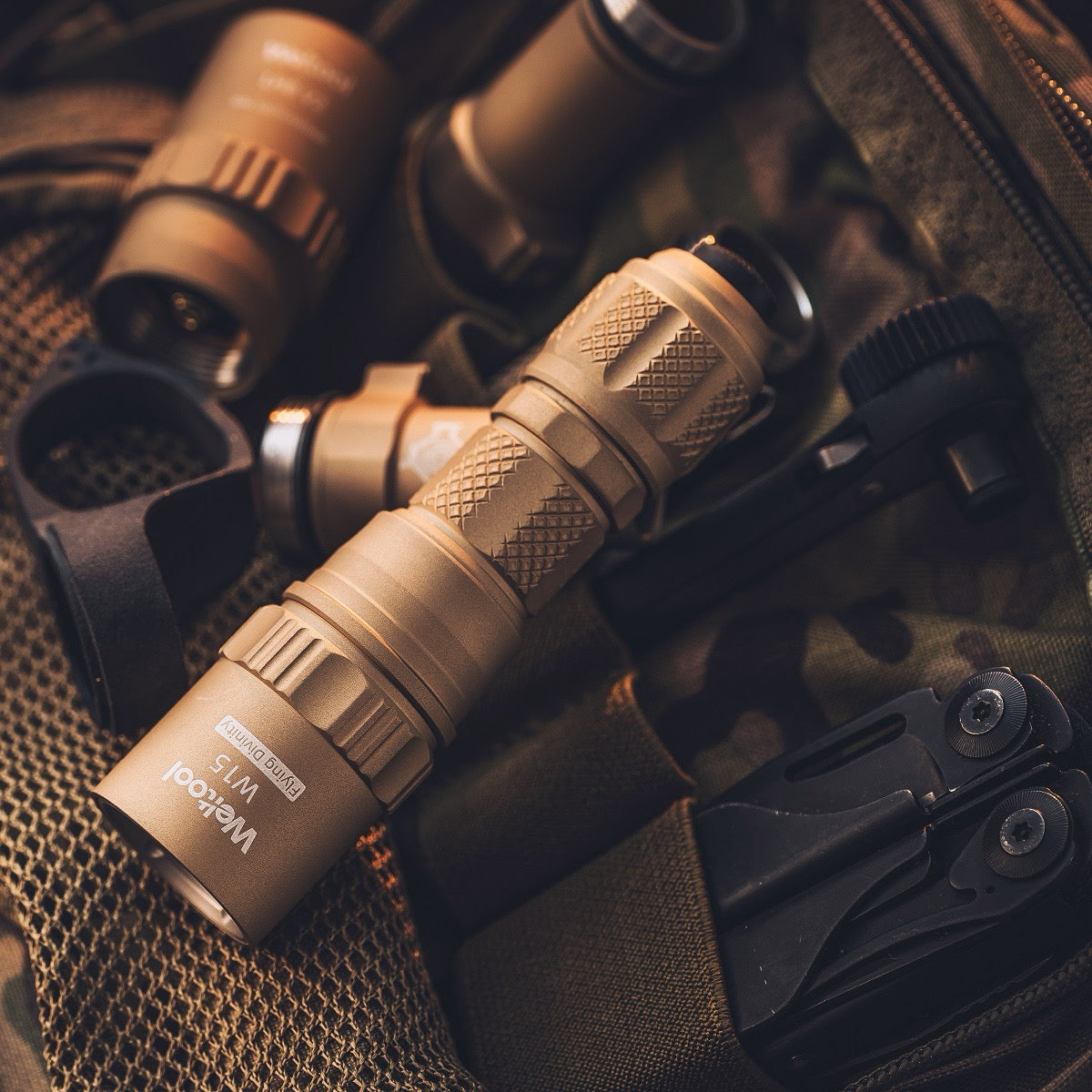 Weltool W15 Flying Divinity LEP flashlight with UB18-12P battery