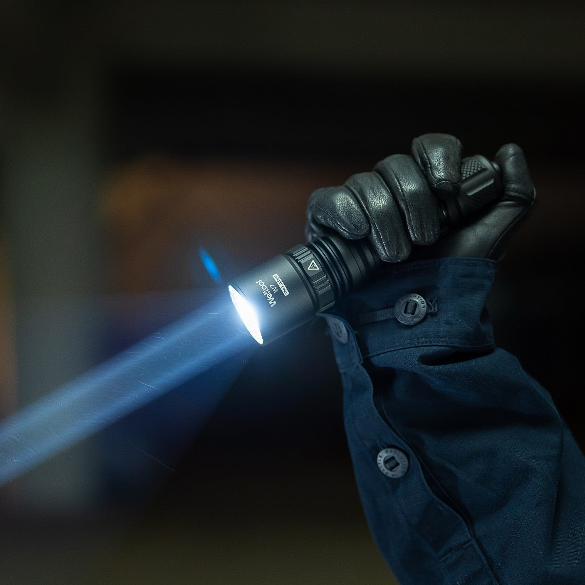 Weltool W7 LEP flashlight with included UB21-50 battery Type-C charging cable O-ring and pocket clip