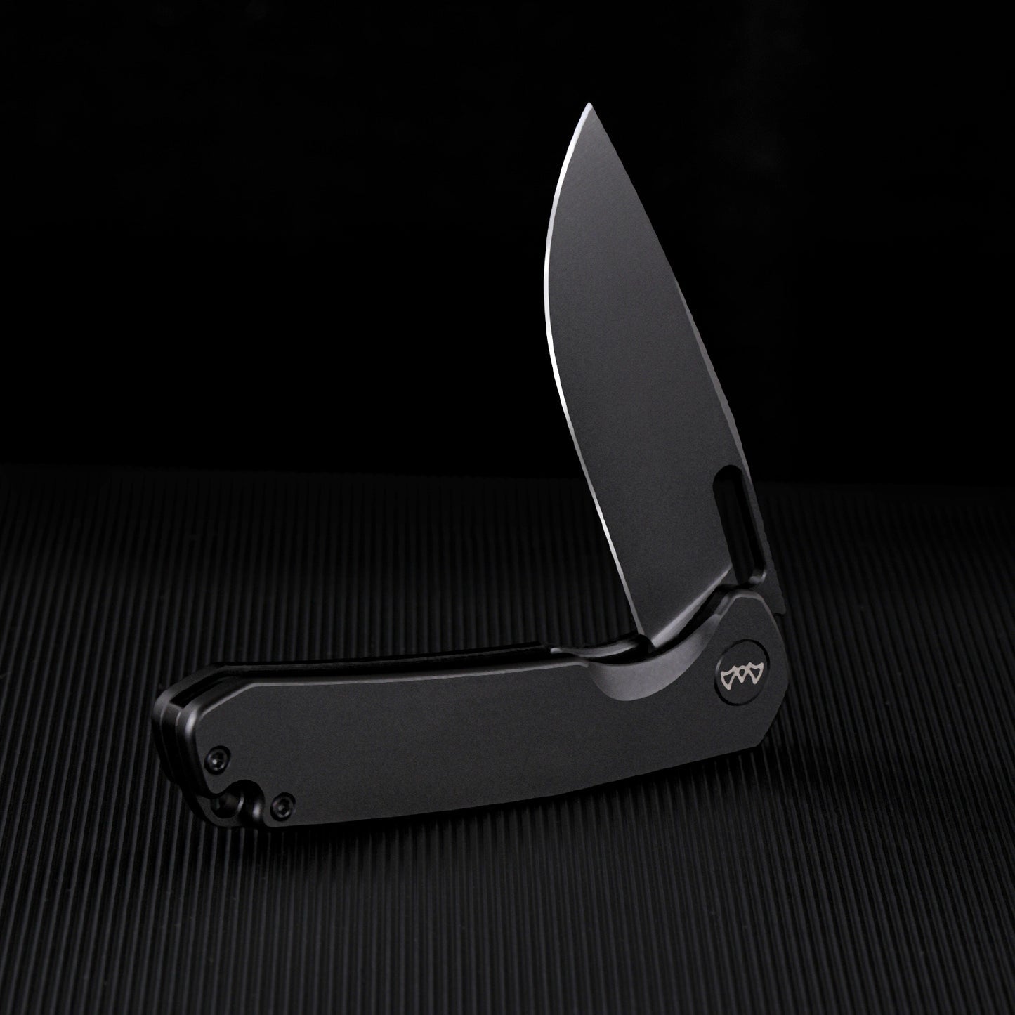 Wixco Pexston WX12-A – 3.3" 14C28N Clip Point Liner Lock Aluminum Knife