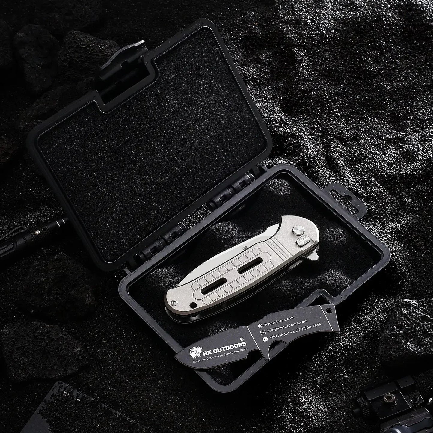 HX Outdoors Rock Sapphire ZD-119S button lock detail
