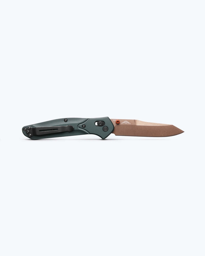 Benchmade Osborne 940FE-2601 Taiga Green anodized aluminum handle detail
